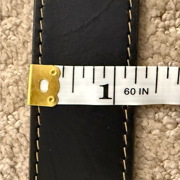 Allen Edmonds black leather belt. Actual size 42 - Picture 8 of 8